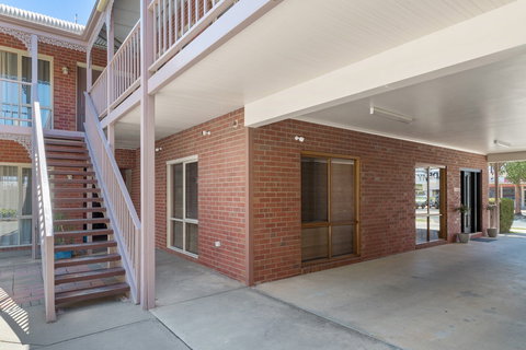 Burke & Wills Motor Inn - Accommodation QLD 3