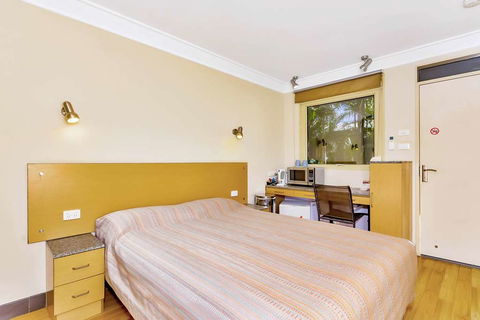 Econo Lodge Karratha - Accommodation QLD 7