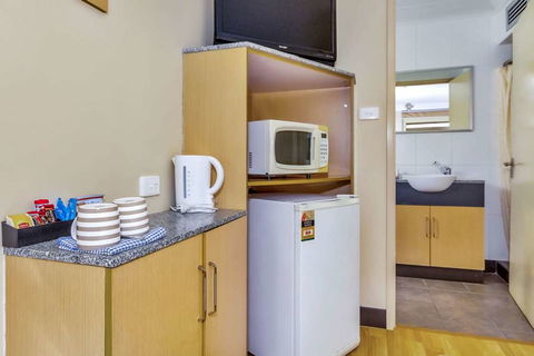 Econo Lodge Karratha - Accommodation QLD 9