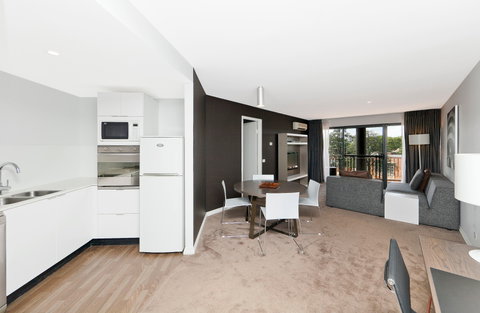 Astra Apartments The Griffin - Accommodation QLD 7
