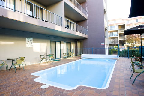 Pinnacle Apartments - Accommodation QLD 6