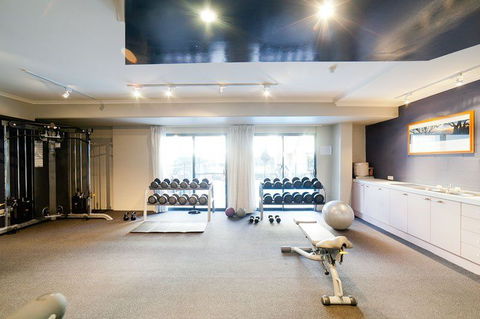 Pinnacle Apartments - Accommodation QLD 7