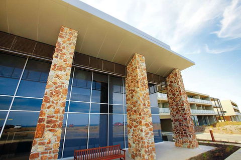 Wyndham Resort Torquay - Accommodation QLD 0