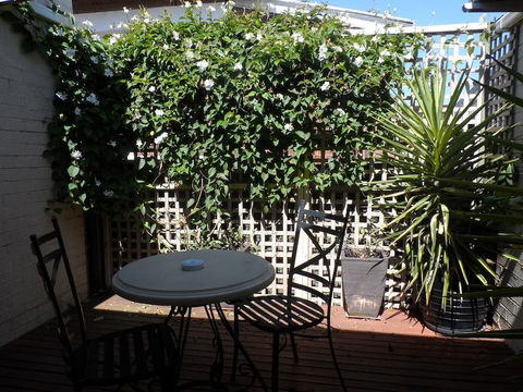 Admiralty Inn - Accommodation QLD 1