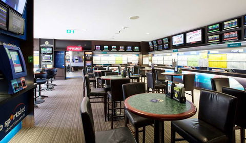 Nightcap At High Flyer Hotel - Accommodation QLD 5