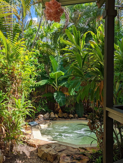 Palms City Resort - Accommodation QLD 7