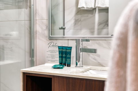 Palms City Resort - Accommodation QLD 10