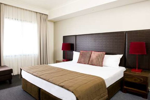 Mantra on the Esplanade - Accommodation QLD 7
