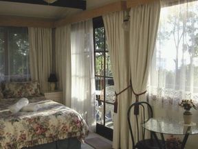 Chalet Swisse Spa - Accommodation QLD 1