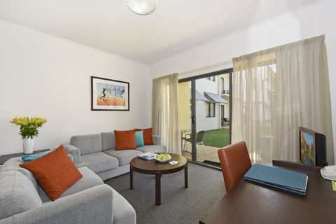 Metro Advance Apartments & Hotel - Accommodation QLD 5