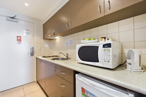 Metro Advance Apartments & Hotel - Accommodation QLD 6