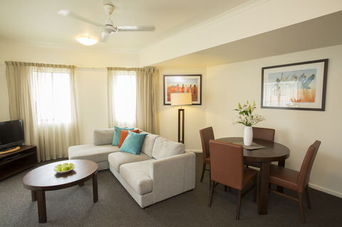 Metro Advance Apartments & Hotel - Accommodation QLD 10