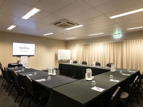 Novotel Darwin Airport Hotel - Accommodation QLD 8