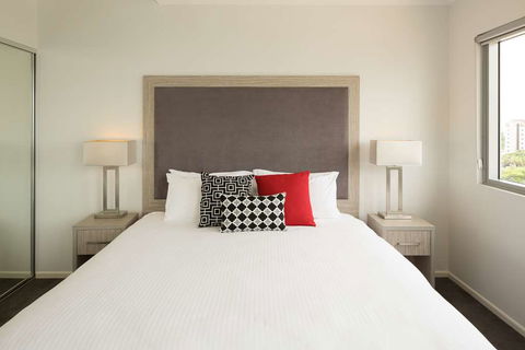 H on Smith Hotel - Accommodation QLD 6