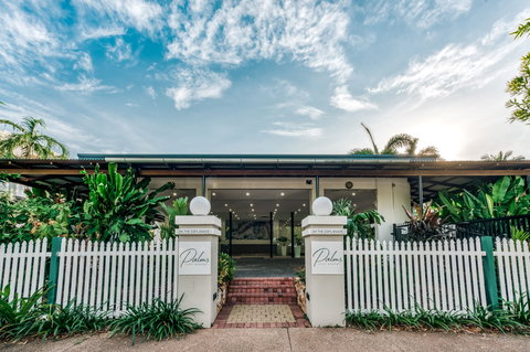 Palms City Resort - Accommodation QLD 5