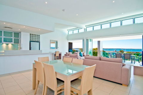 Akama Resort - Accommodation QLD 1