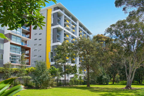 Astra Apartments MacQuarie Park - Accommodation QLD 0