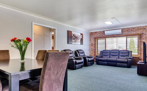 Jackie Howe Motel - Accommodation QLD 1