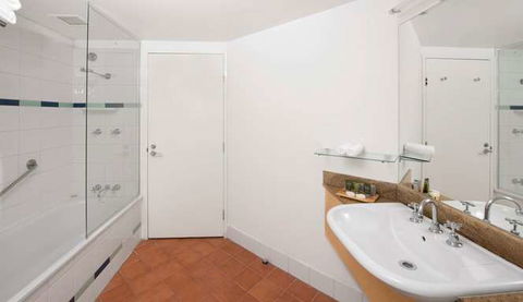 Mantra On The Esplanade - Accommodation QLD 2