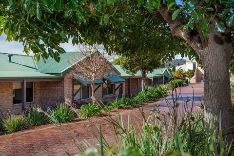 Quality Suites Banksia Gardens - Accommodation QLD 0