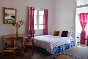 Admiral Collingwood Lodge - Accommodation QLD 2