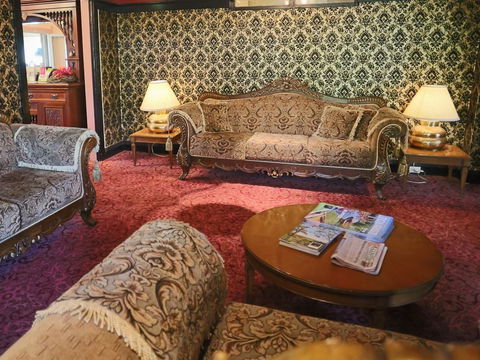 Hotel Blue - Accommodation QLD 1