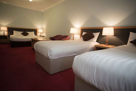 Hotel Blue - Accommodation QLD 2