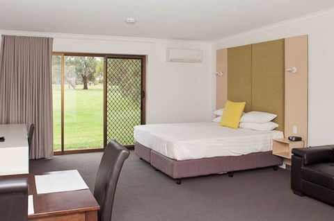 Comfort Inn & Suites Riverland - Accommodation QLD 1