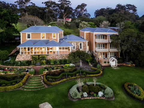 Grand Mercure Basildene Manor - Accommodation QLD 0
