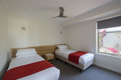 West Beach Parks - Accommodation QLD 1