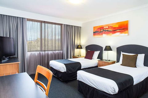 Alpha Hotel Canberra - Accommodation QLD 2