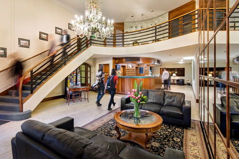 Adelaide Inn - Accommodation QLD 1