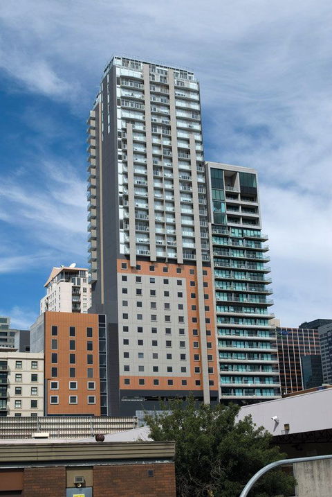 Atlantis Hotel - Accommodation QLD 0