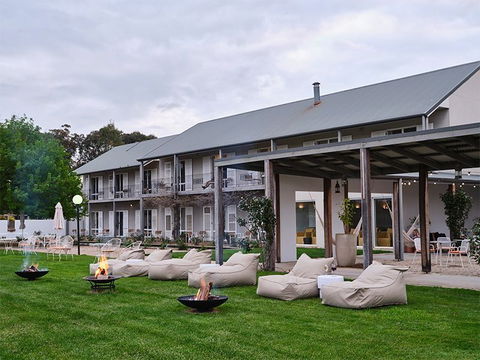 Lindenwarrah Hotel - Accommodation QLD 1