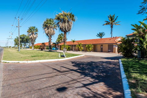 Hospitality Carnarvon, SureStay by BW - Accommodation QLD 1