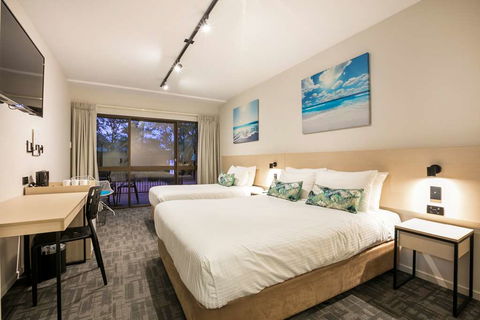 Kawana Waters Hotel by NightCap - Accommodation QLD 2