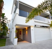 Alex Beach House - Accommodation QLD