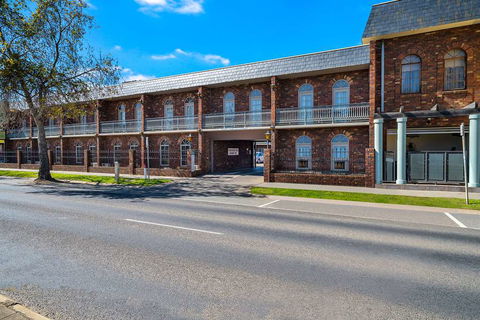 Quality Hotel Sherbourne Terrace - Accommodation QLD 1