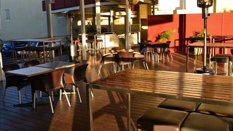 Isa Hotel - Accommodation QLD 1