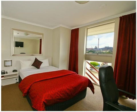 Isa Hotel - Accommodation QLD 2