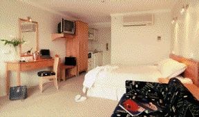 Astor Metropole & Apartment - Accommodation QLD 0