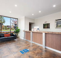 Comfort Inn Deakin Palms - Accommodation QLD