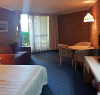 The John Hunter Motel - Accommodation QLD