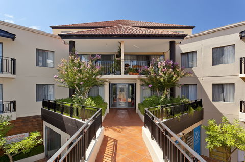Astra Apartments The Griffin - Accommodation QLD 2