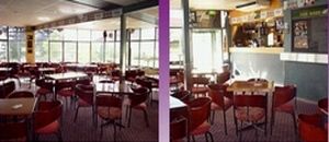 Seabreeze Hotel - Accommodation QLD 2