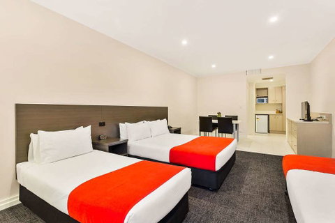Quality Hotel Manor - Accommodation QLD 5