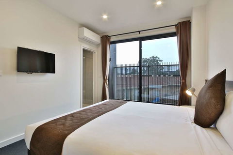 Quality Apartments Dandenong - Accommodation QLD 3