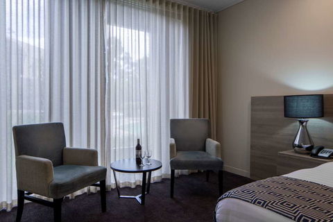 Dingley International Hotel - Accommodation QLD 6
