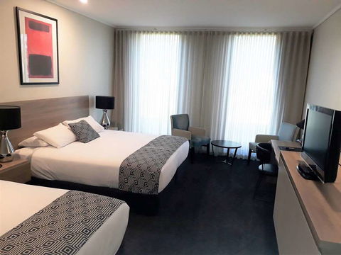 Dingley International Hotel - Accommodation QLD 8