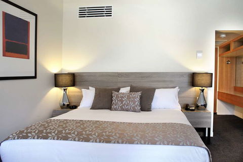 Dingley International Hotel - Accommodation QLD 10